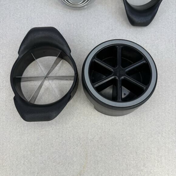 Pampered Chef Lot of‎ 3 Veggie Wedger Mango Wedger Biscuit Cutting Set Retired - Picture 5 of 13